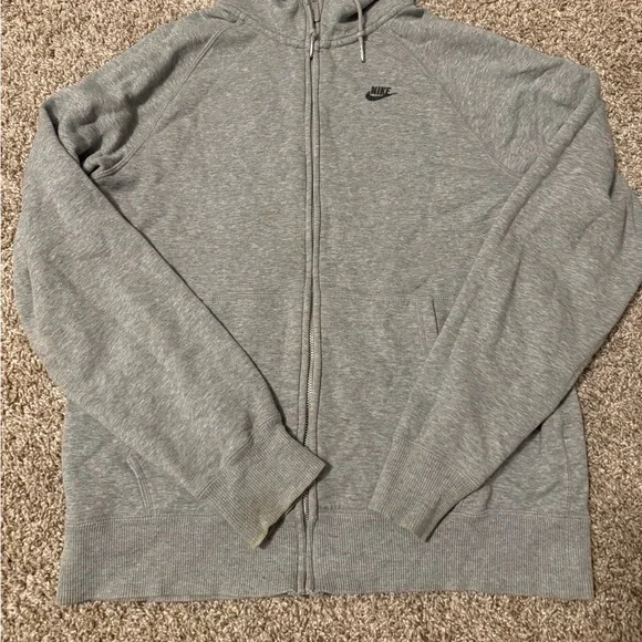 Nike Sweatshirt - Picture 2 of 4